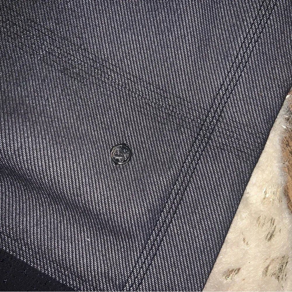 Like new lululemon car cocoon coat grey logo spring designer winter activewear
